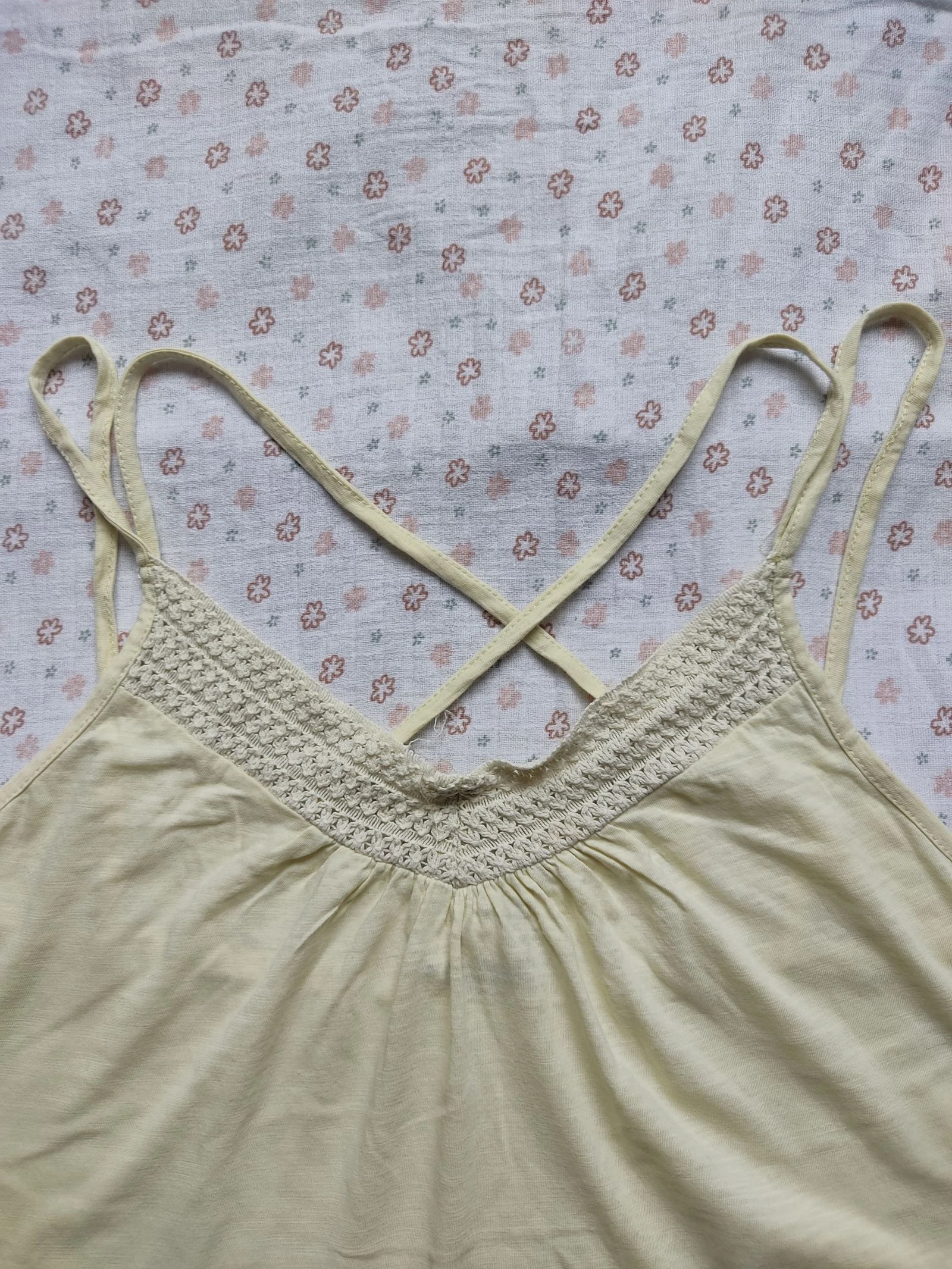 Top cruzado amarillo claro Creeks - Talla L - Muy buen estado – photo 3